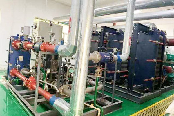 安徽六安一小区集中供暖用0.35MW常压立式燃气热水锅炉