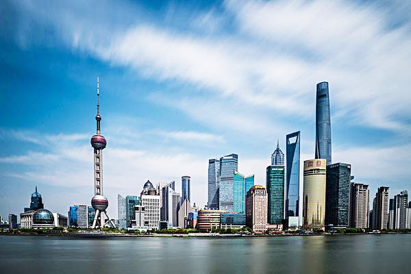 上海一新能源公司集中供热用V系列立式燃气热水锅炉